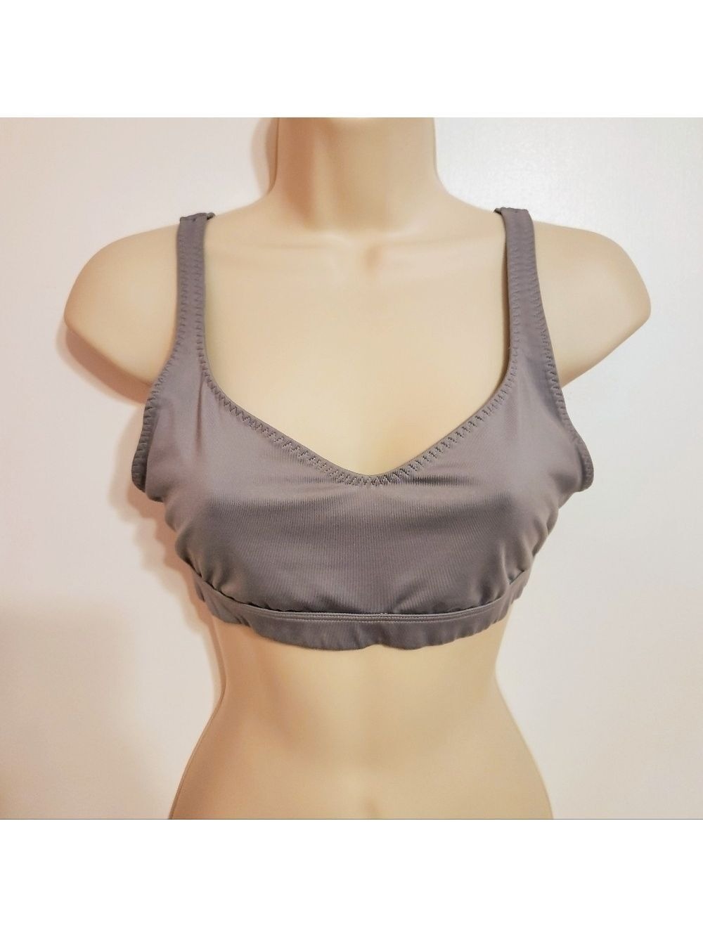 Victoria's Secret Gray Gym Workout Criss-Cross Back Sports Bra Small - Picture 2 of 9